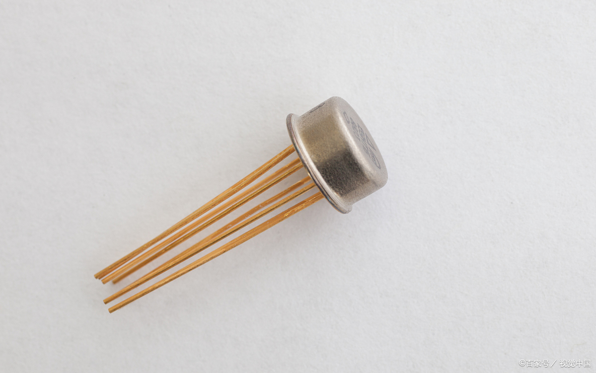 光敏三極管 超越光敏二極管的光電轉換核心